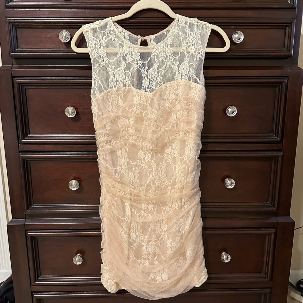 Lace bodycon mini dress